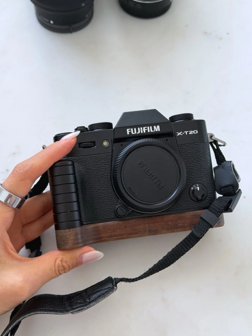 Fujifilm XT-20 Mirrorless Camera Body + 18-55mm Lens Bundle, incl Accessories